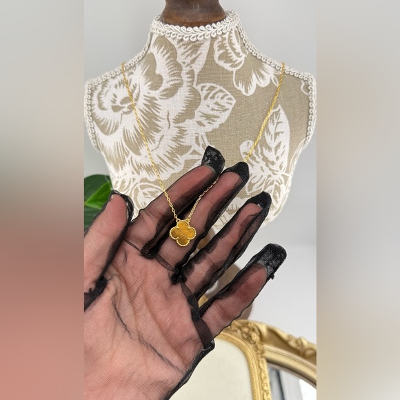 Lucky Alhambra Clover Pendant Necklace Gold & Tiger’s Eye with logo and box - Picture 8 of 11